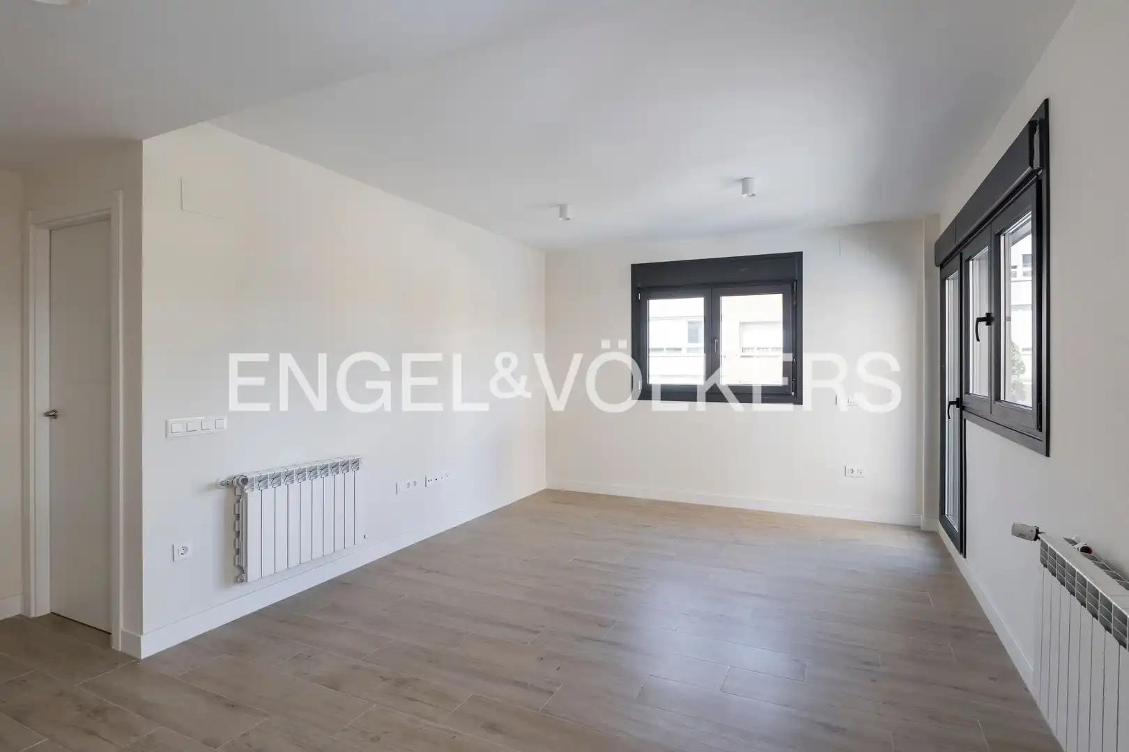 Living room of Flat for sale in Guadalajara  with Heating, Furnished and Balcony