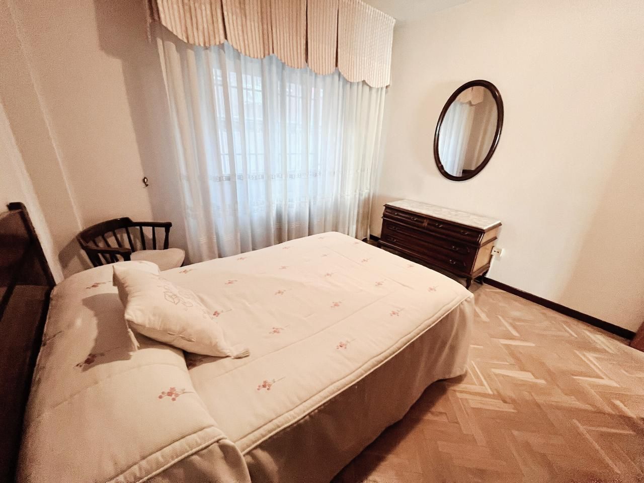 Bedroom of Flat for sale in  Madrid Capital  with Air Conditioner, Heating and Terrace