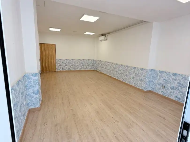 Local de lloguer en Alhaurín de la Torre amb Aire condicionat, Calefacció i Parquet
