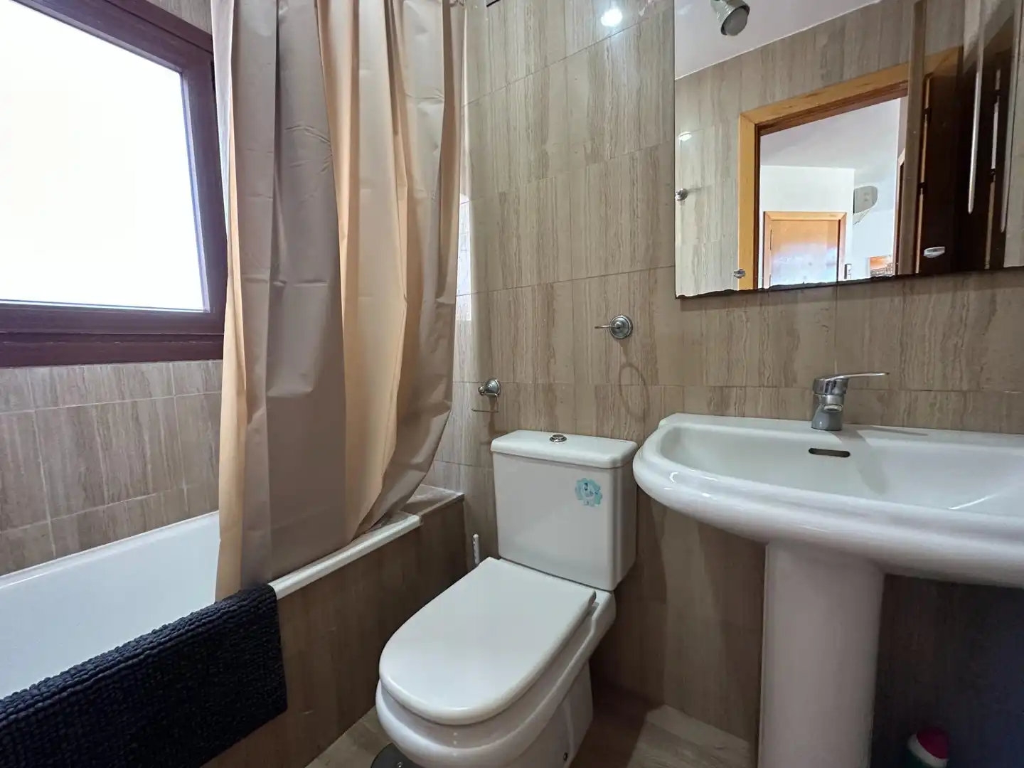 Baño de Apartamento en venta en Fuengirola con Aire acondicionado, Calefacción y Terraza