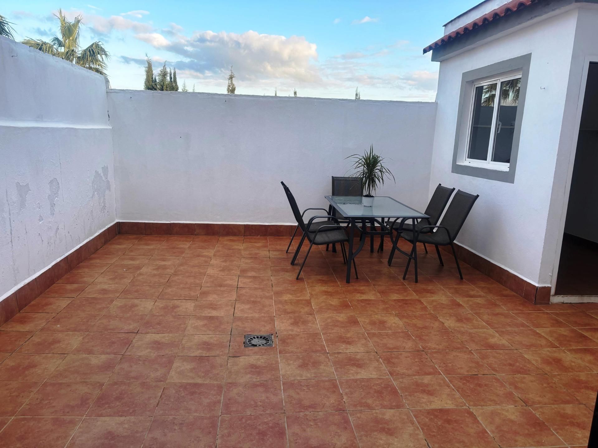 Terrassa de Casa adosada en venda en Albaida del Aljarafe amb Aire condicionat i Traster