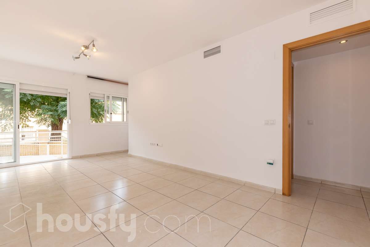 Piso en venta en Montbrió del Camp con Aire acondicionado, Calefacción y Jardín privado