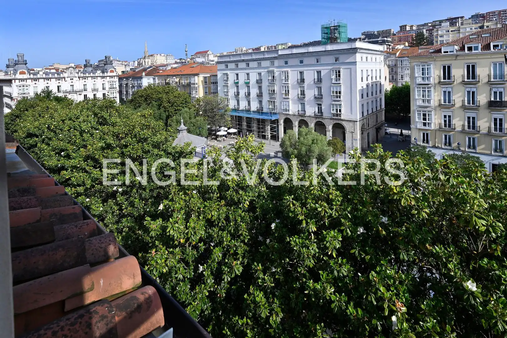 Außenansicht von Wohnung zur Miete in Santander mit Heizung