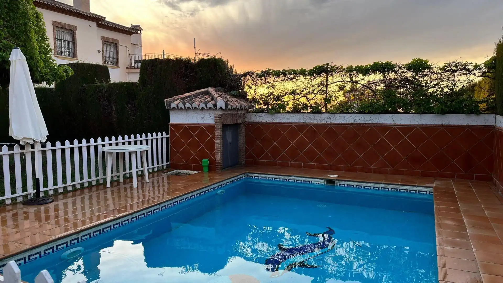 Piscina de Casa o xalet en venda en La Zubia amb Aire condicionat, Calefacció i Jardí privat