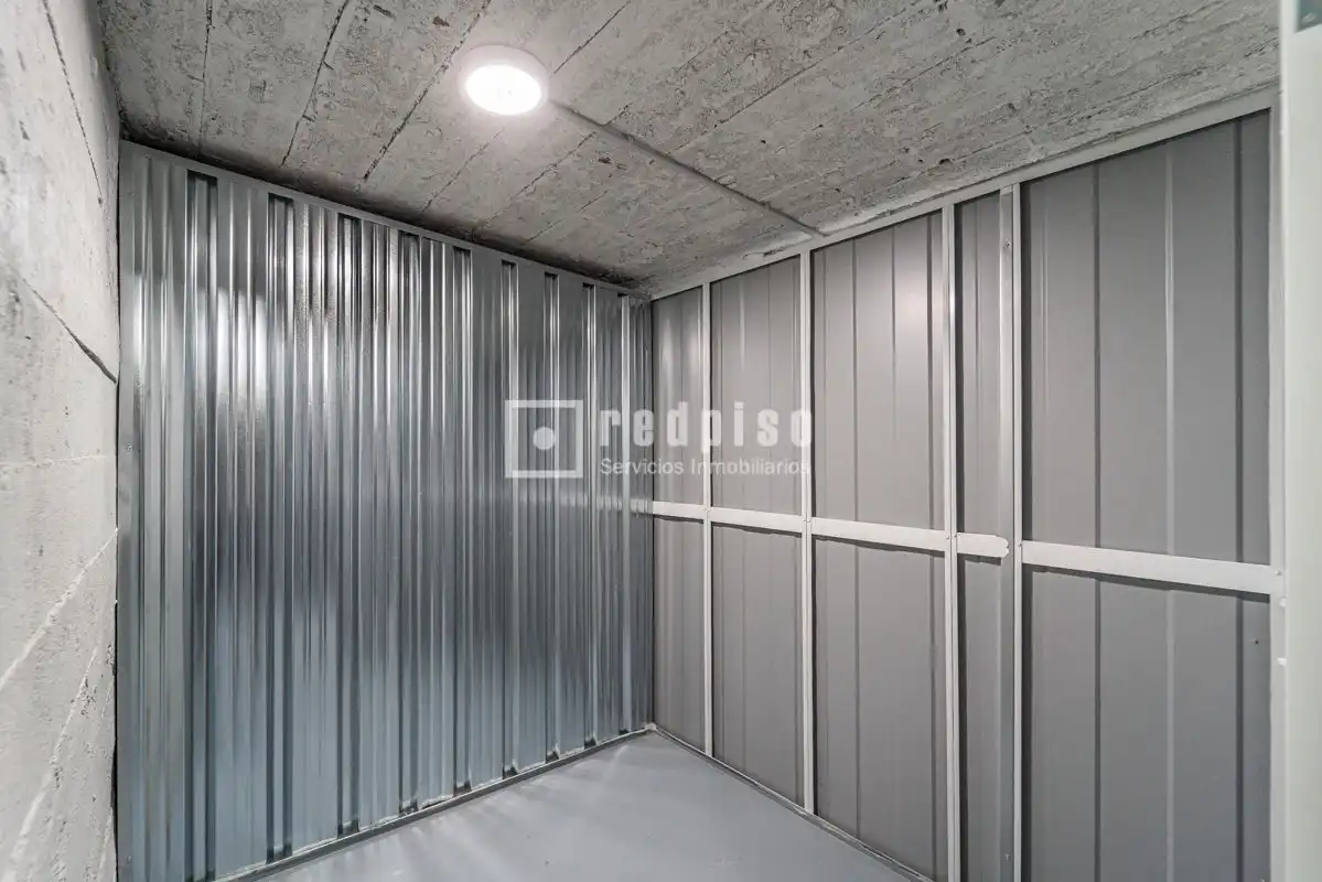 Storage room for rent in Madrid  with Alarm