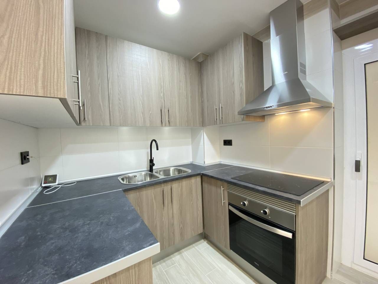 Kitchen of Study for sale in  Barcelona Capital  with Parquet flooring