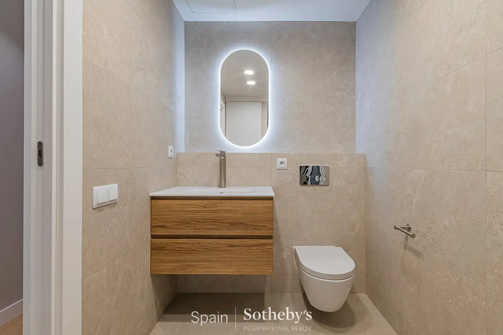 Bany de Apartament en venda en Barcelona amb Aire condicionat, Calefacció i Terrassa