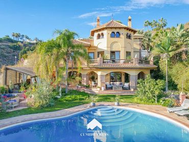 House with pool for sale in Monte los Almendros - El Pargo - Costa Aguilera