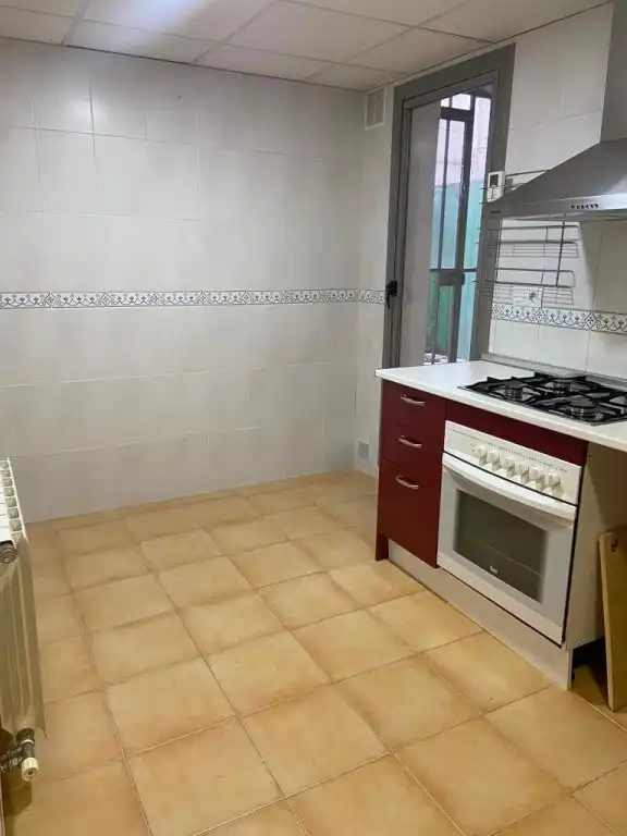 Cocina de Apartamento de alquiler en Armilla con Calefacción y Piscina comunitaria
