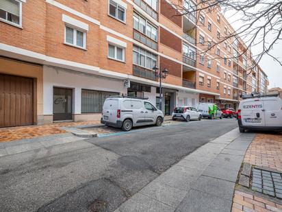 Vista exterior de Pis en venda en Ávila Capital amb Terrassa