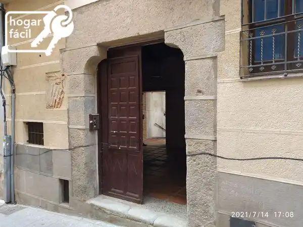Inmuebles singulares en venta en Calle Escuderos 12, imagen 2