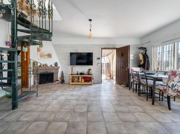 Casa con piscina in vendita a Avenida de Las Alpujarras 6
