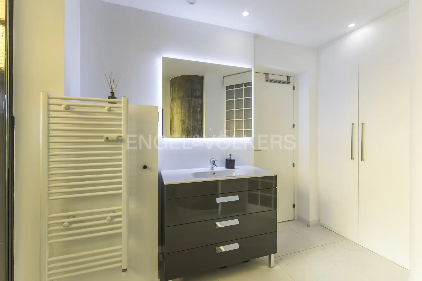 Bathroom of Flat for rent in Madrid  with Air Conditioner, Heating and Furnished