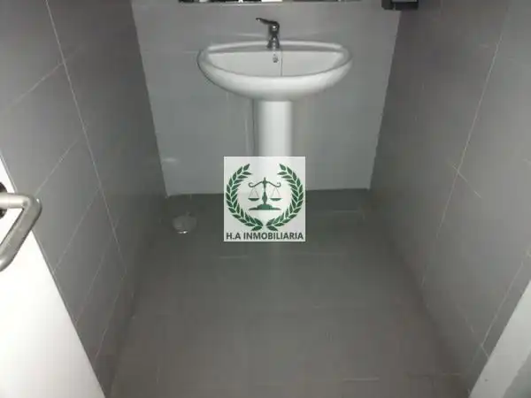 Badezimmer von Geschaftsraum zum Verkauf in Manzanares El Real