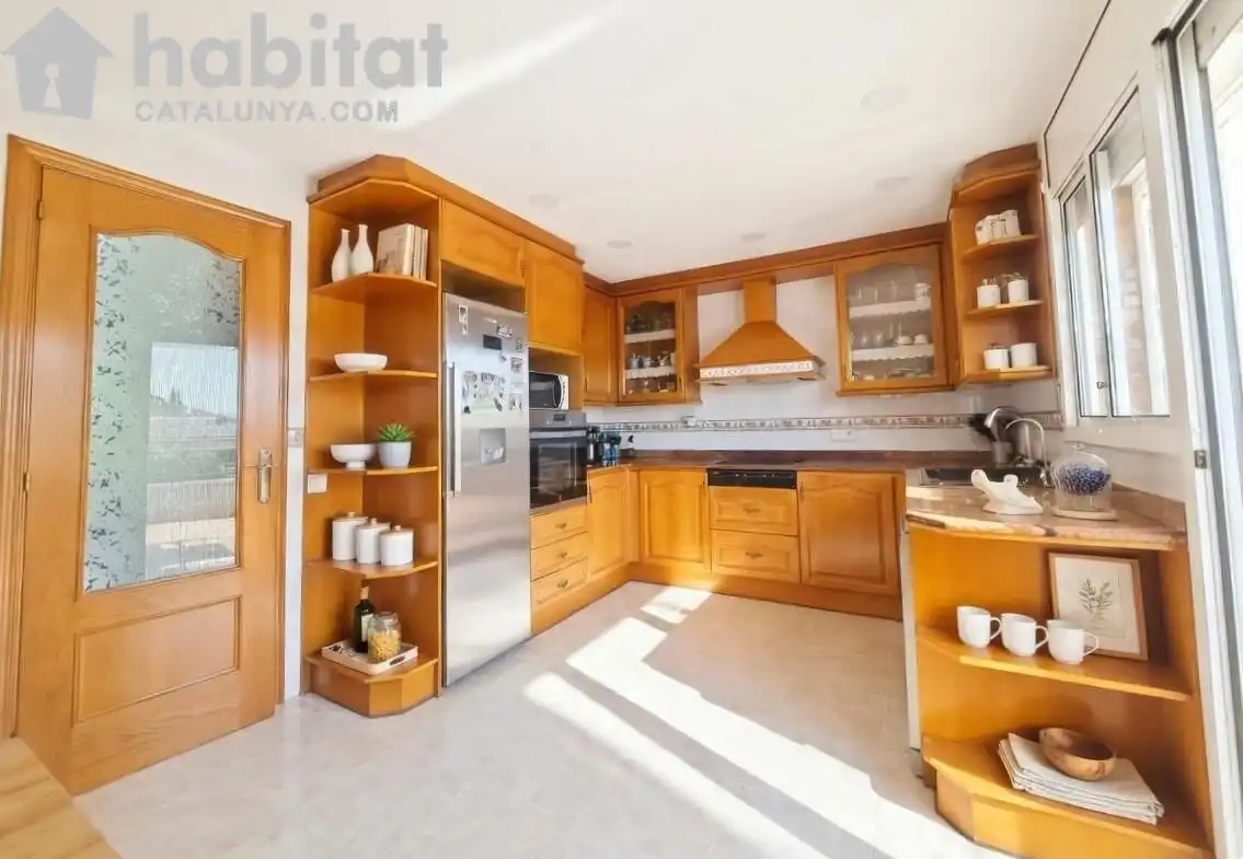 Cocina de Casa adosada en venta en Martorell con Aire acondicionado, Calefacción y Jardín privado