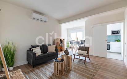 Living room of Flat for sale in  Barcelona Capital  with Air Conditioner, Heating and Terrace