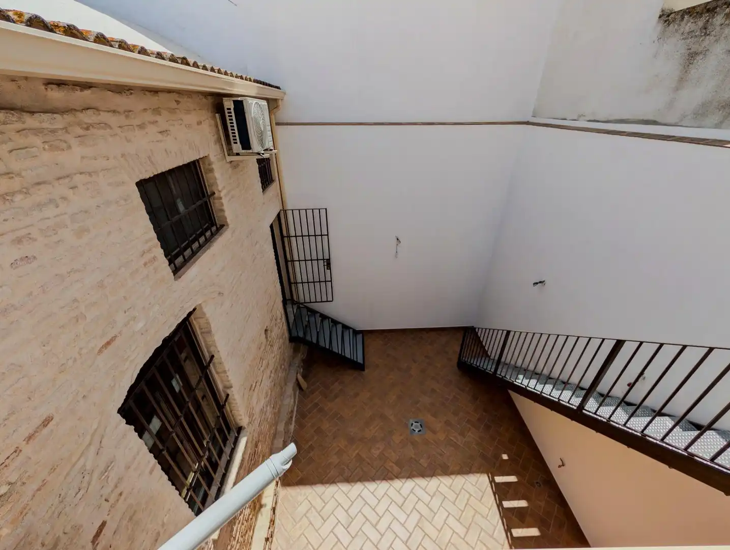 Casa adosada en venda en Sanlúcar la Mayor amb Aire condicionat, Calefacció i Terrassa