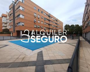 Vista exterior de Pis de lloguer en Getafe amb Piscina