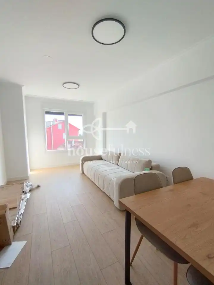 Wohnzimmer von Wohnungen zur Miete in Ferrol mit Heizung, Abstellraum und Möbliert