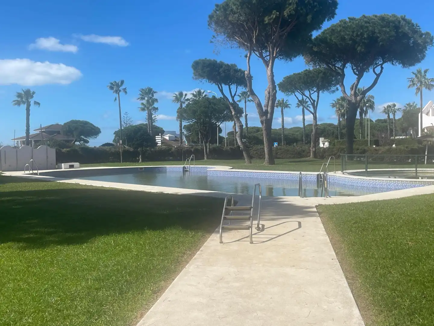 Piscina de Apartament en venda en El Portil amb Terrassa, Moblat i Piscina comunitària