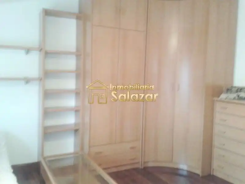 Dormitori de Apartament de lloguer en Bilbao  amb Calefacció i Microones