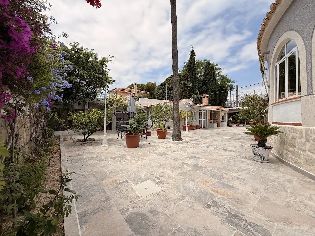 Terrassa de Casa o xalet en venda en El Campello amb Aire condicionat, Calefacció i Jardí privat
