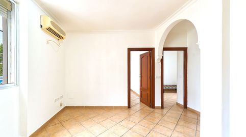 Foto 2 de Piso en venta en Los Castillejos - La Trinidad, Málaga Capital