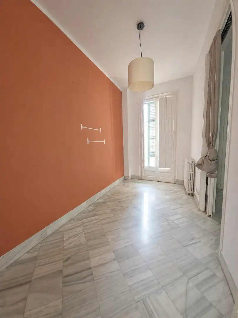 Dormitori de Casa adosada en venda en Barcelona amb Calefacció, Jardí privat i Terrassa