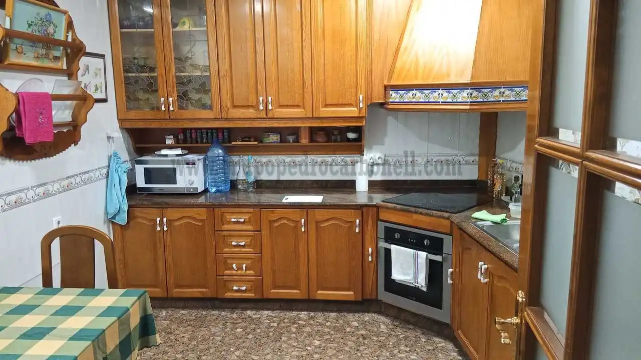Cuina de Casa adosada en venda en Elche / Elx amb Terrassa i Balcó
