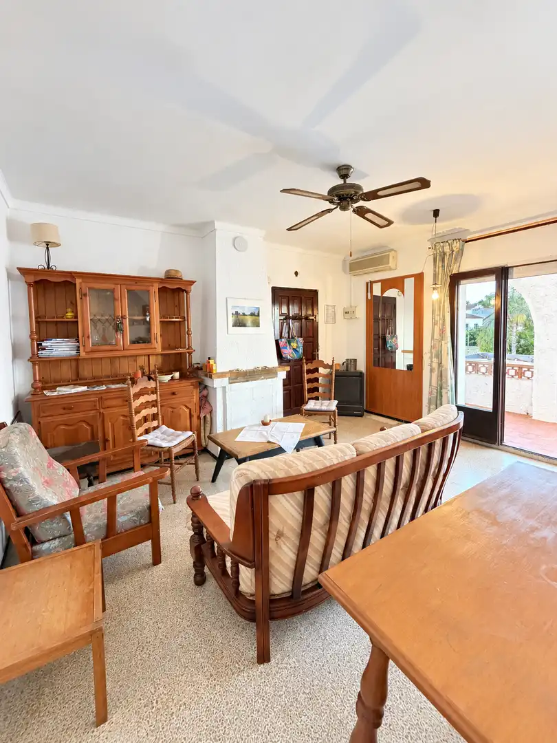 Wohnzimmer von Wohnungen zum Verkauf in Empuriabrava mit Klimaanlage, Terrasse und Möbliert