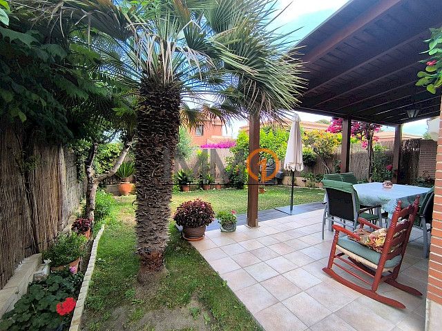 Garden of Single-family semi-detached for sale in Cambrils  with Heating, Private garden and Terrace