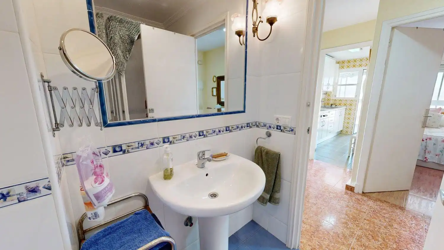 Badezimmer von Wohnungen zum Verkauf in Alicante / Alacant mit Terrasse und Balkon