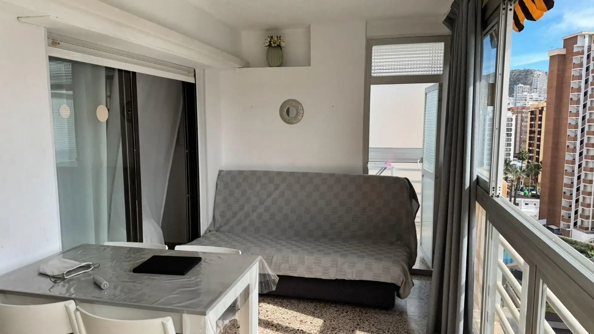 Dormitori de Apartament en venda en Benidorm amb Aire condicionat, Terrassa i Moblat