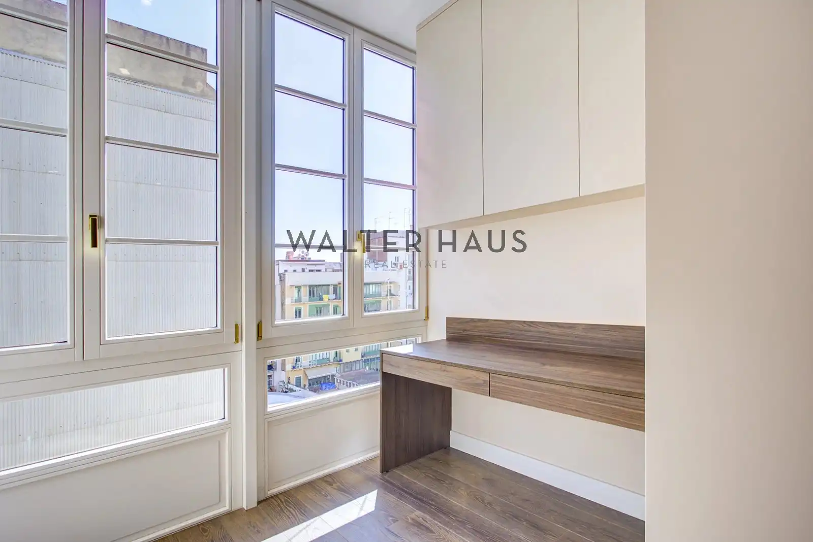 Schlafzimmer von Wohnung zum Verkauf in Barcelona mit Klimaanlage und Heizung