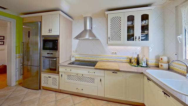 Piso en Venta en Carrer Maria Moliner en Playa de San Juan