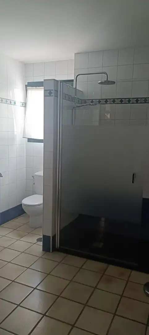 Baño de Casa o chalet en venta en Algeciras con Terraza, Trastero y Piscina