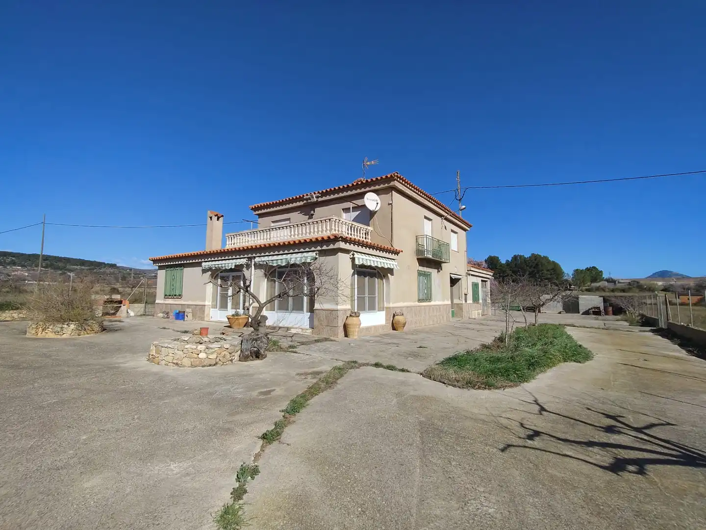Vista exterior de Casa o xalet en venda en Atzeneta del Maestrat amb Calefacció, Jardí privat i Terrassa