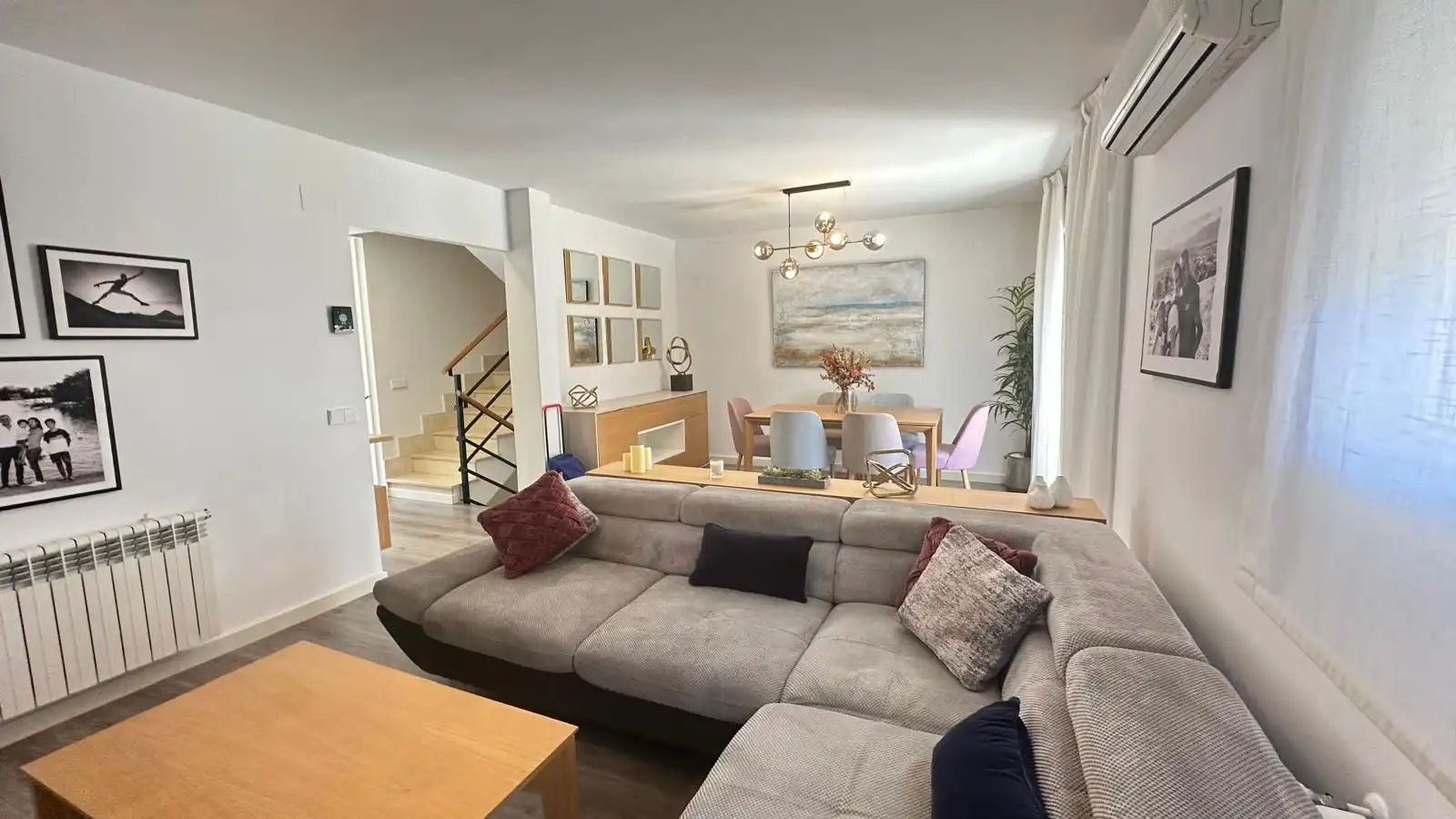 Living room of Detached homes for rent in Alcorcón  with Air Conditioner, Heating and Private garden