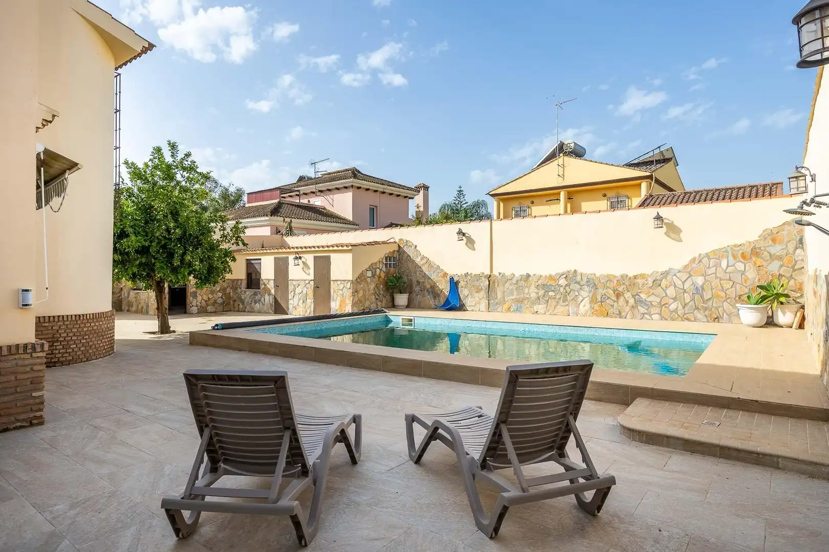 Piscina de Casa o chalet en venta en Montequinto con Aire acondicionado, Jardín privado y Terraza