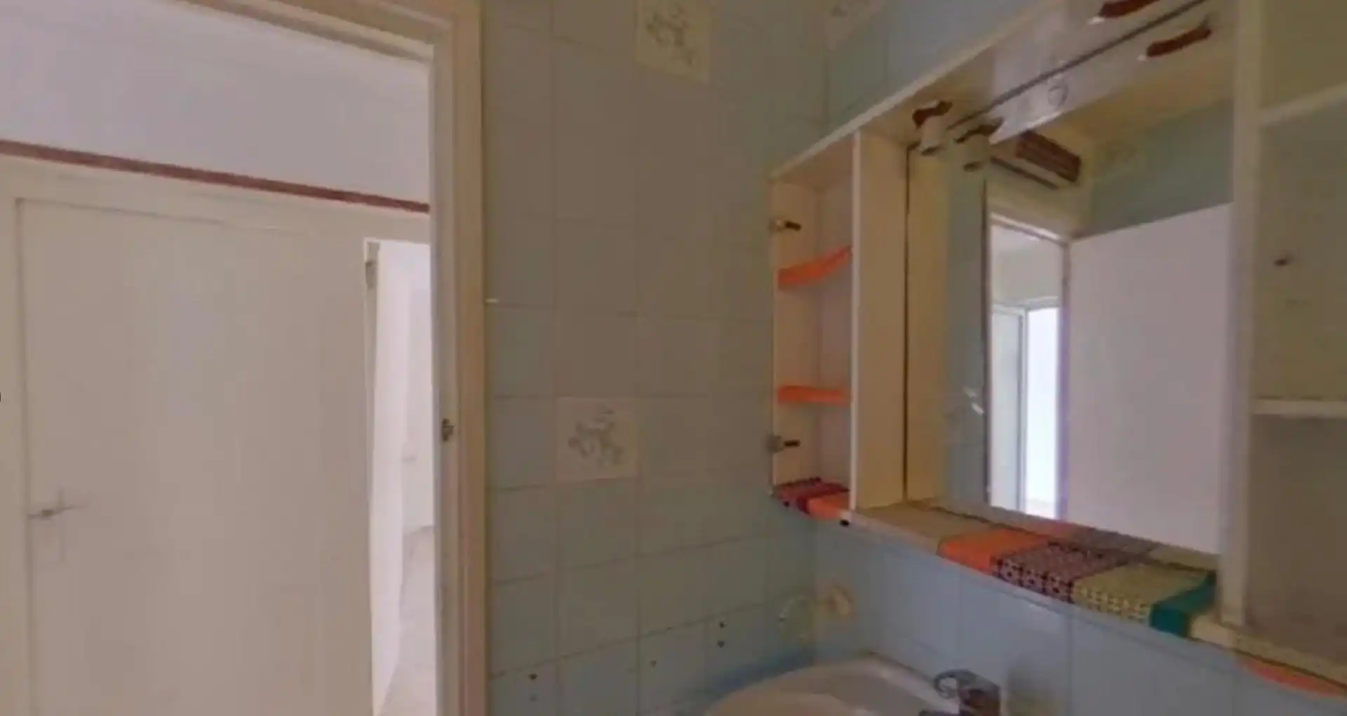 Bathroom of Flat for sale in Badalona
