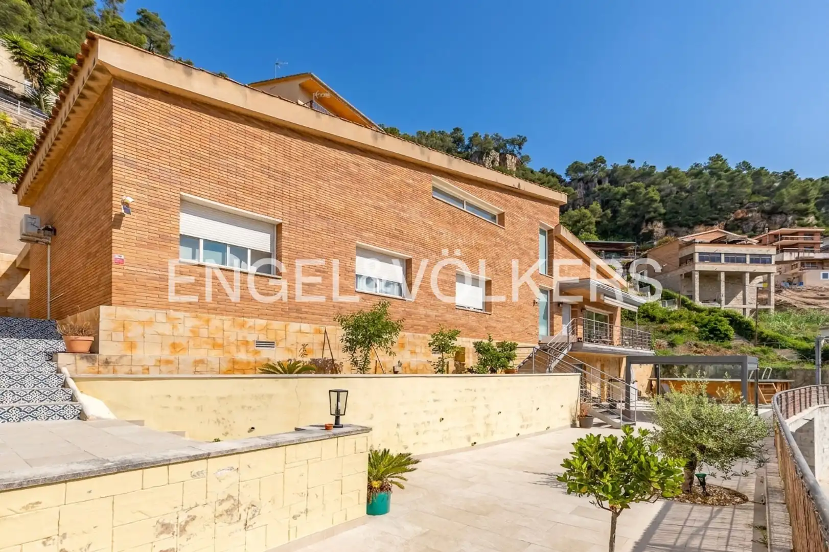 Vista exterior de Casa o chalet en venta en Vallirana con Aire acondicionado, Calefacción y Terraza