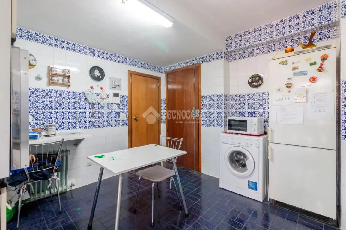 Cocina de Piso en venta en Madrid con Calefacción, Parquet y Terraza