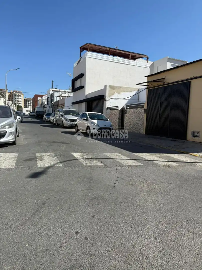 Residencial en venda a Nuevo Parque - Los Rosales - Tráfico Pesado