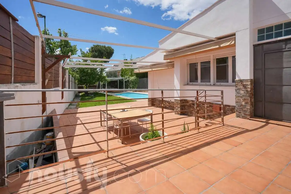 Terrassa de Casa o xalet en venda en Pozuelo de Alarcón amb Aire condicionat, Calefacció i Jardí privat