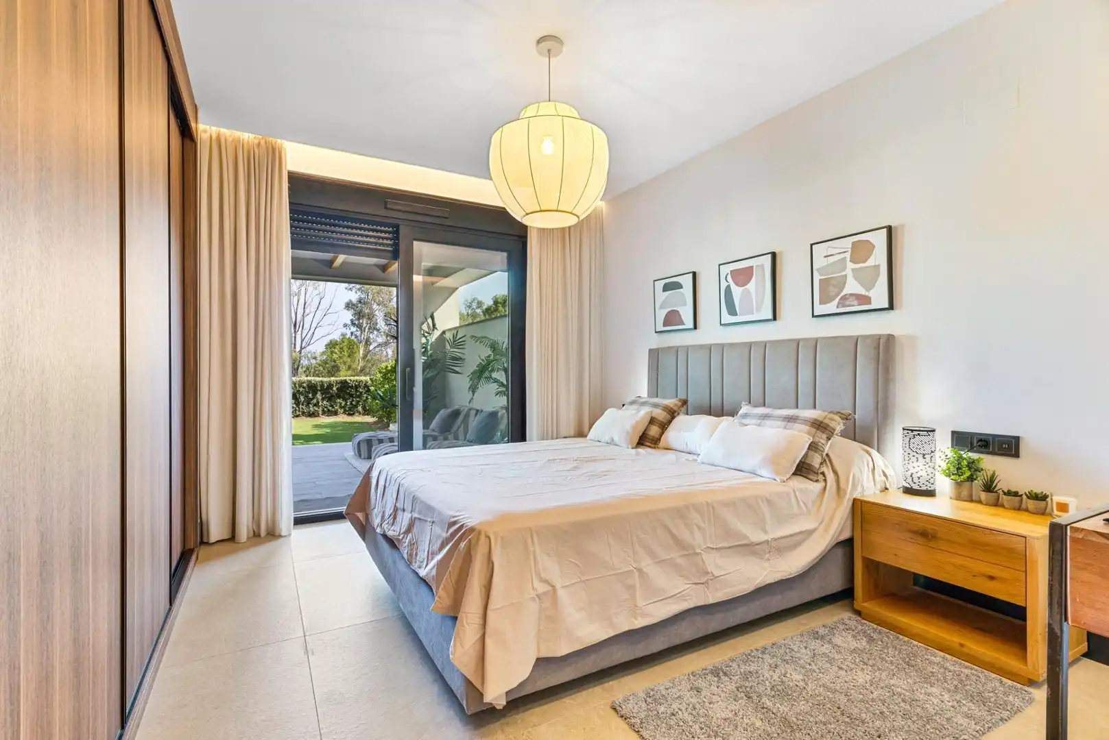 Dormitori de Planta baixa de lloguer en Marbella amb Aire condicionat, Calefacció i Jardí privat