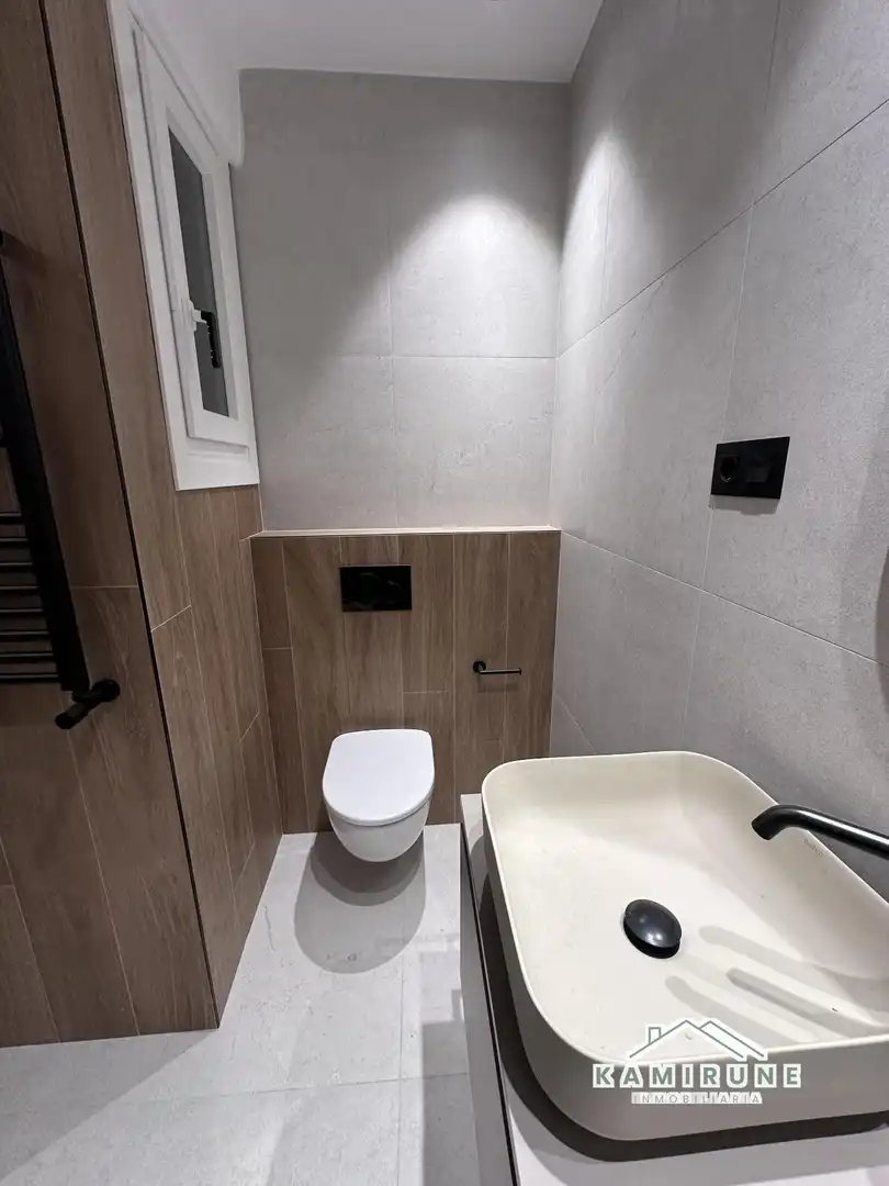 Bathroom of Flat for rent in Bilbao   with Heating, Terrace and Storage room