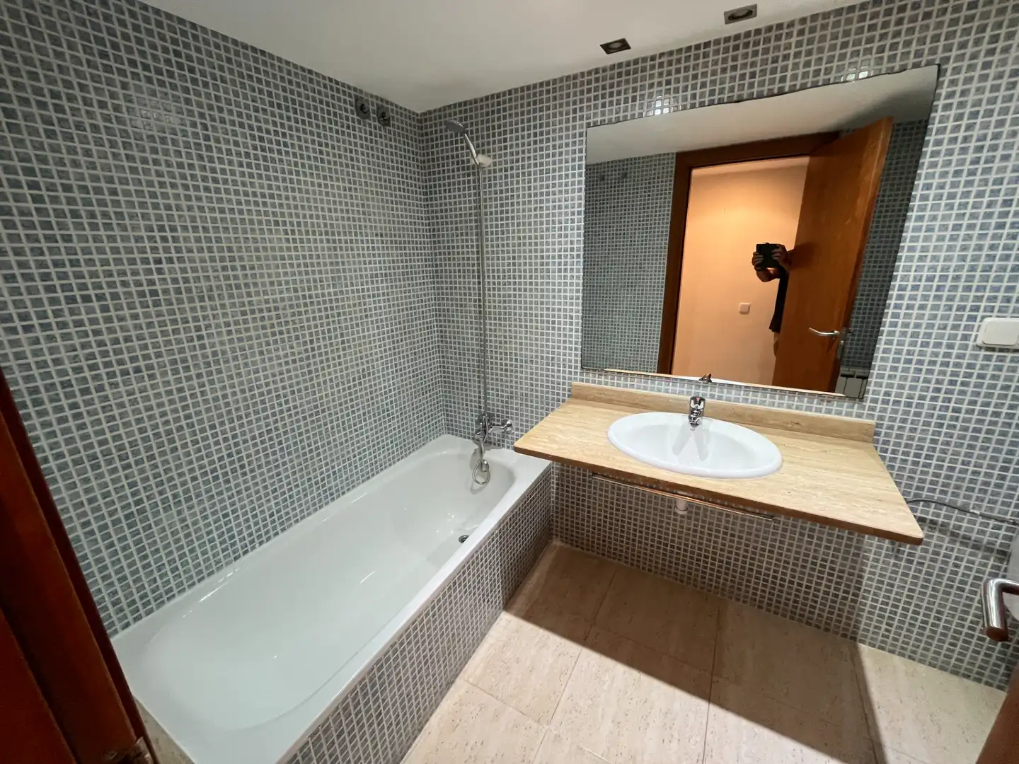 Bathroom of Flat for sale in Cassà de la Selva  with Air Conditioner, Heating and Parquet flooring