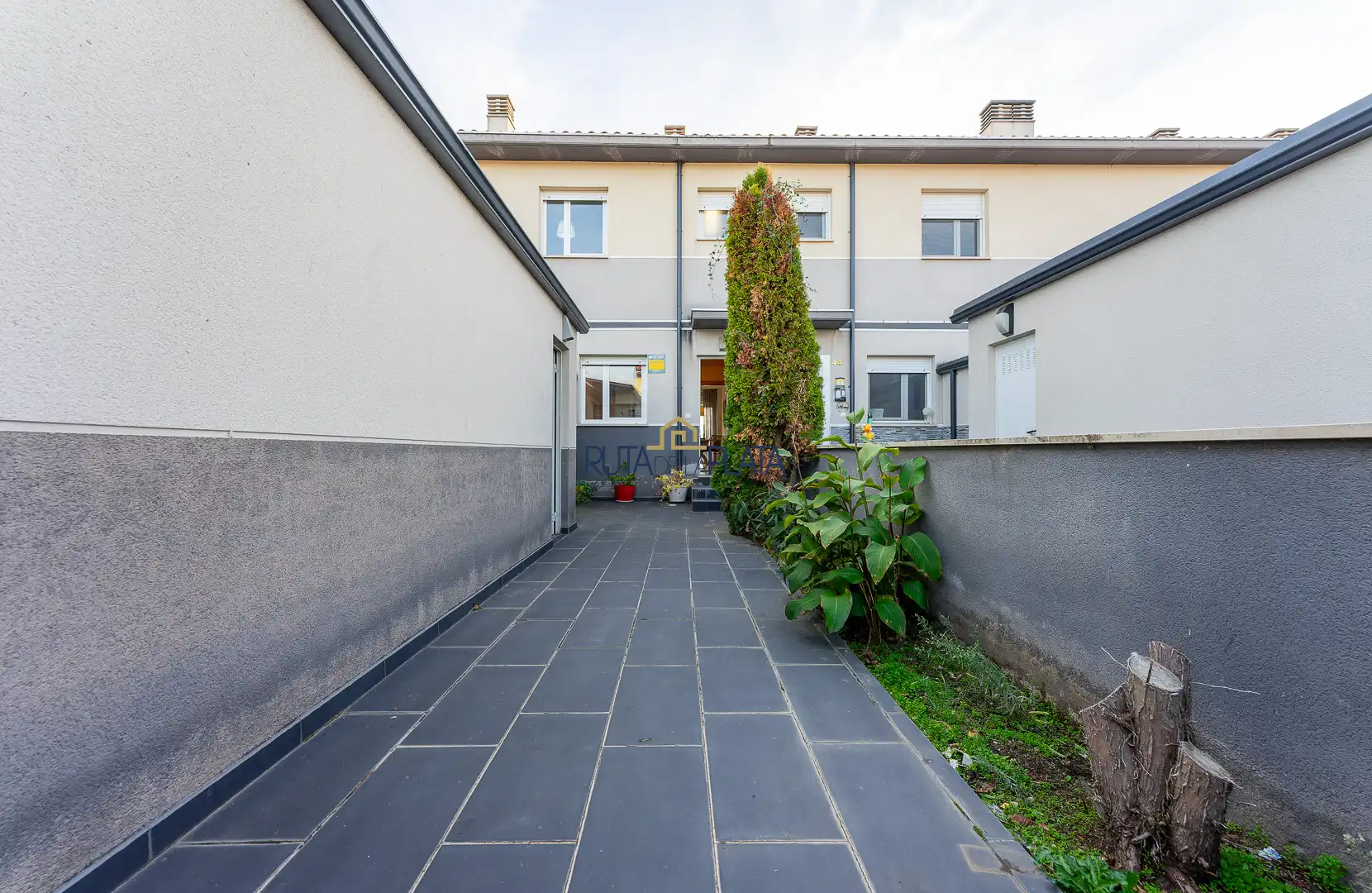 Jardín de Casa adosada en venta en Roales con Calefacción, Jardín privado y Alarma