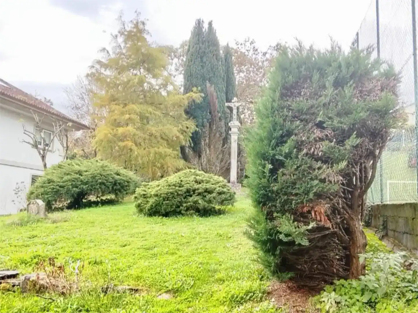 Jardí de Casa o xalet en venda en Pontevedra Capital  amb Jardí privat, Traster i Piscina