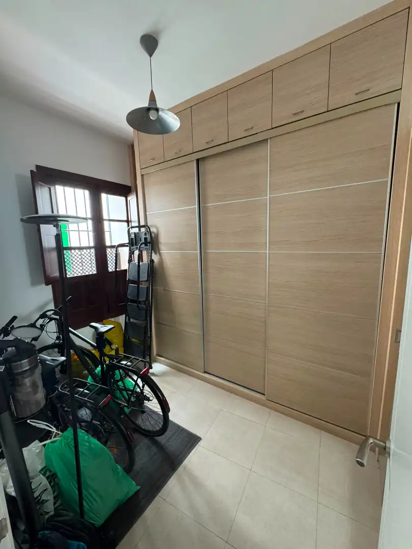 Schlafzimmer von Haus oder Chalet zur Miete in Sevilla mit Klimaanlage, Parkett und Terrasse